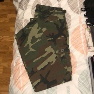 Men's Camo Pants Size 34 Slim Fit Cargo Pants Excellent condition!